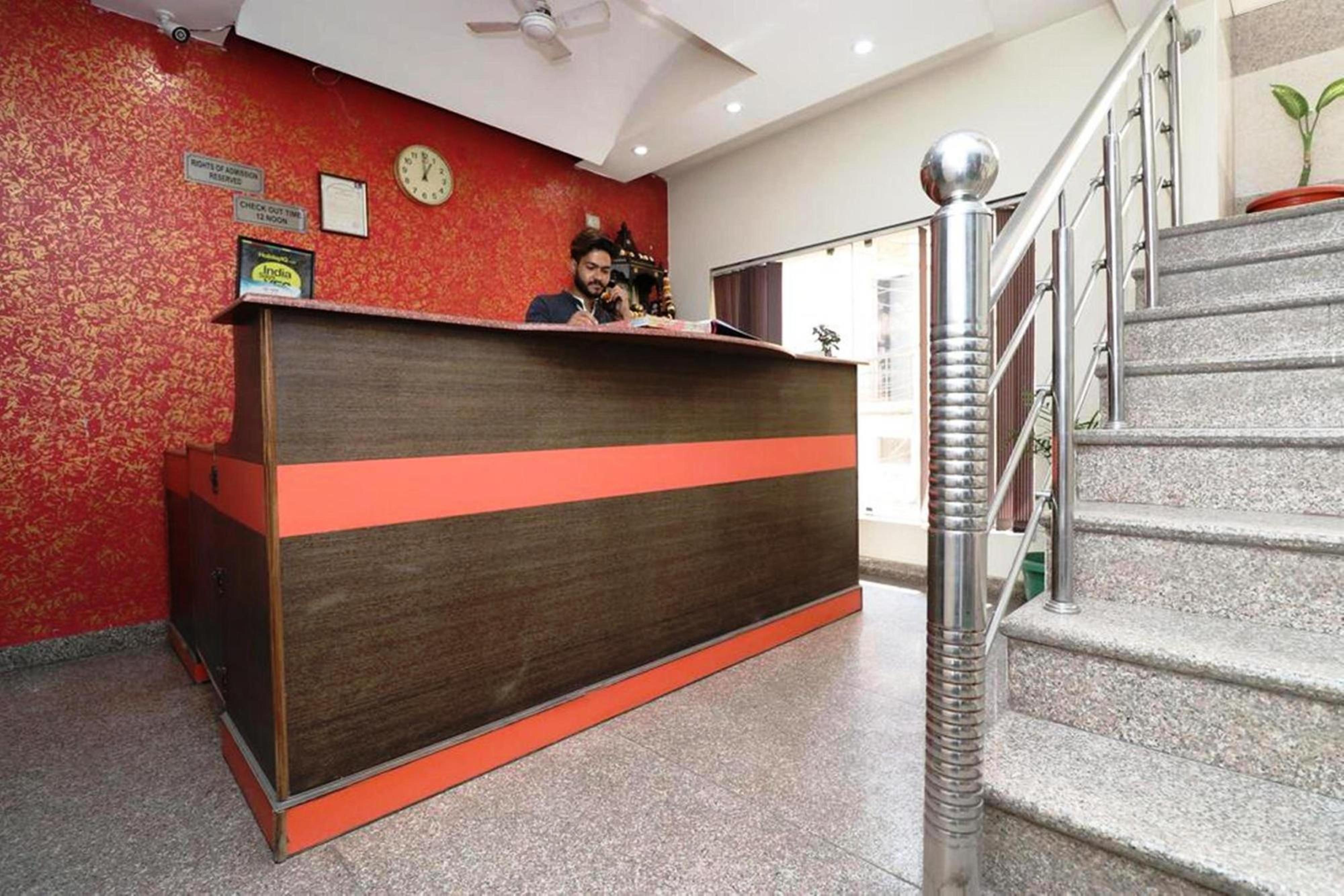 Airport Hotel Mayank Residency Нью-Дели Экстерьер фото