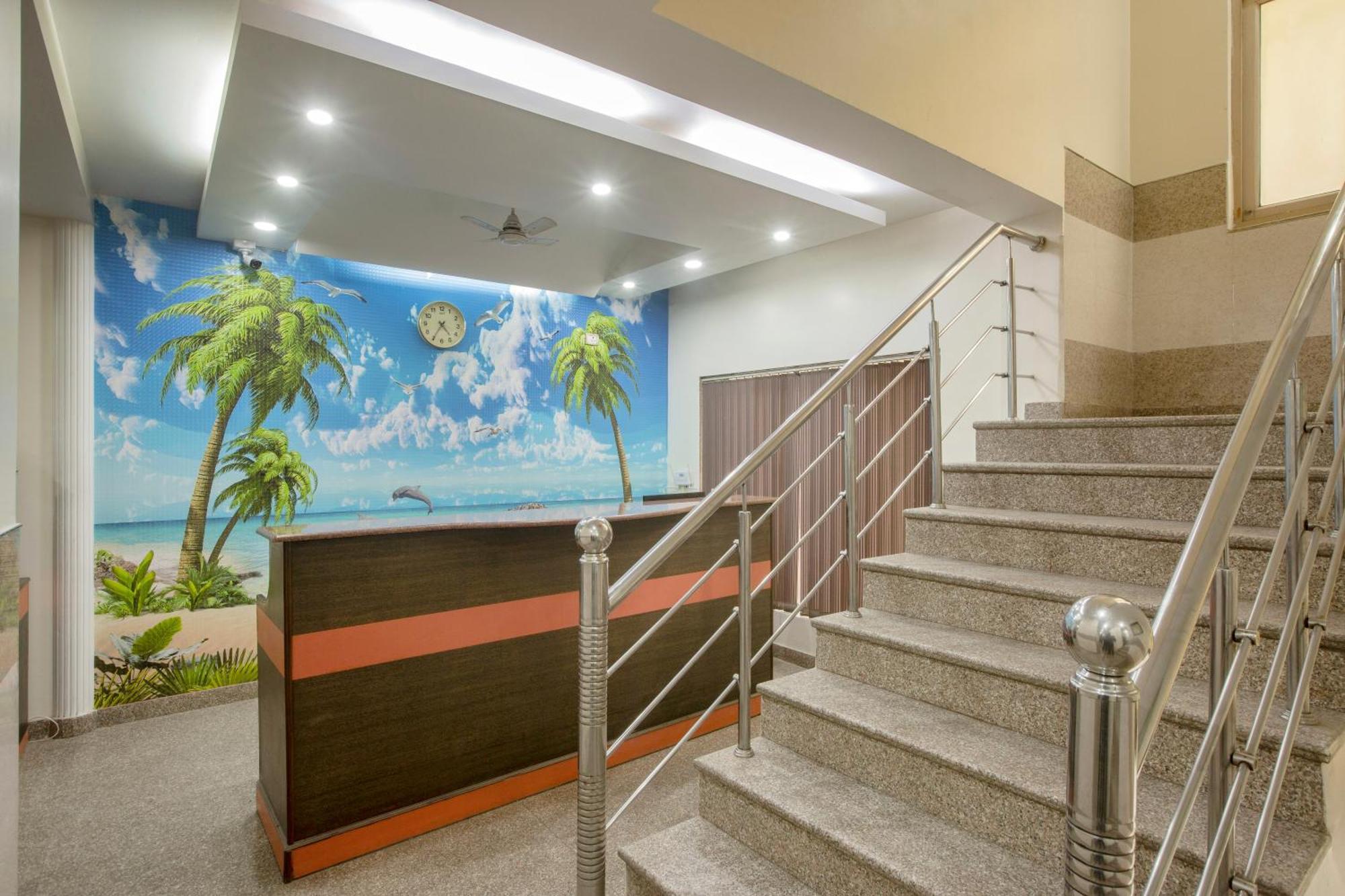 Airport Hotel Mayank Residency Нью-Дели Экстерьер фото