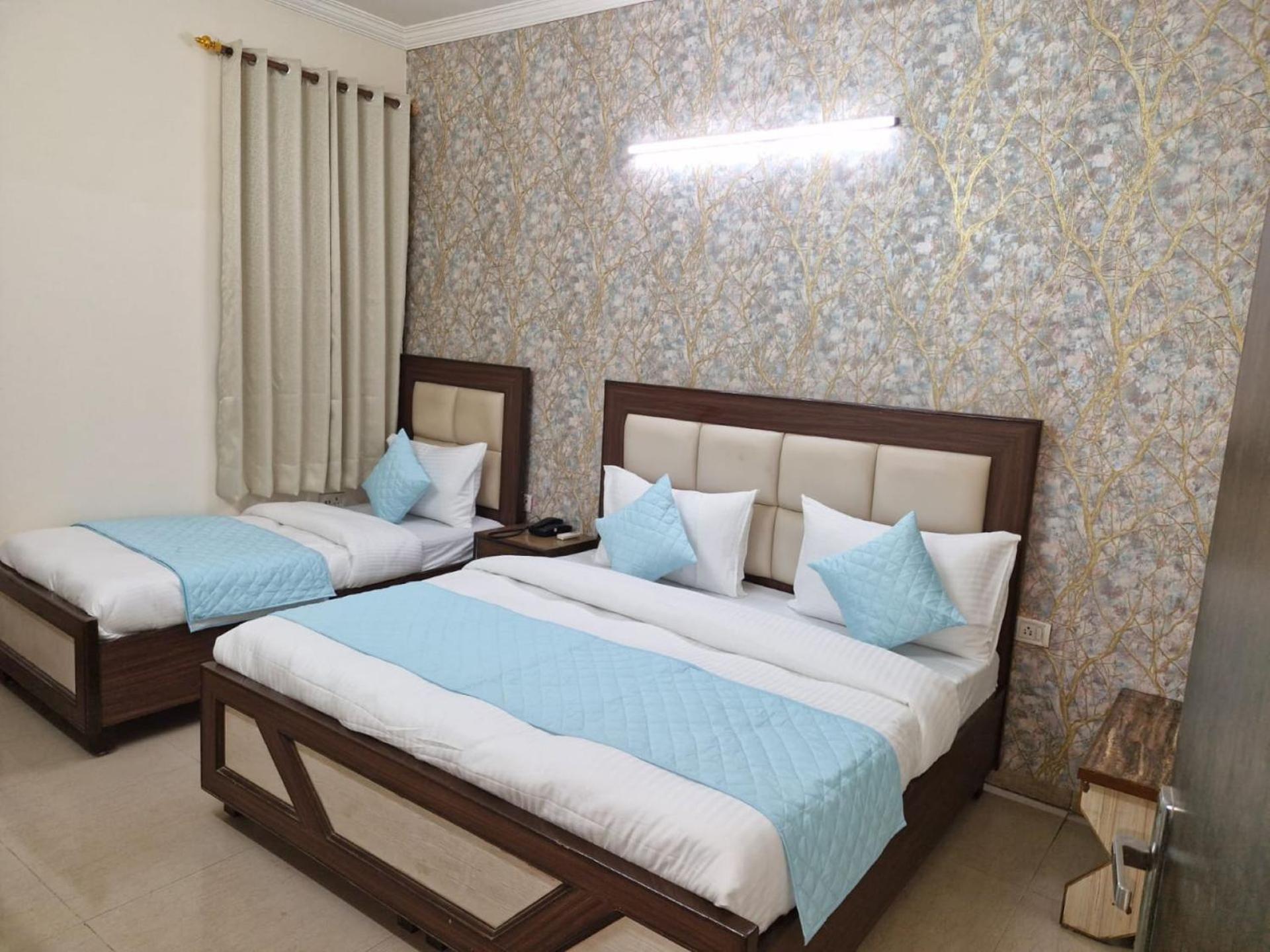 Airport Hotel Mayank Residency Нью-Дели Экстерьер фото
