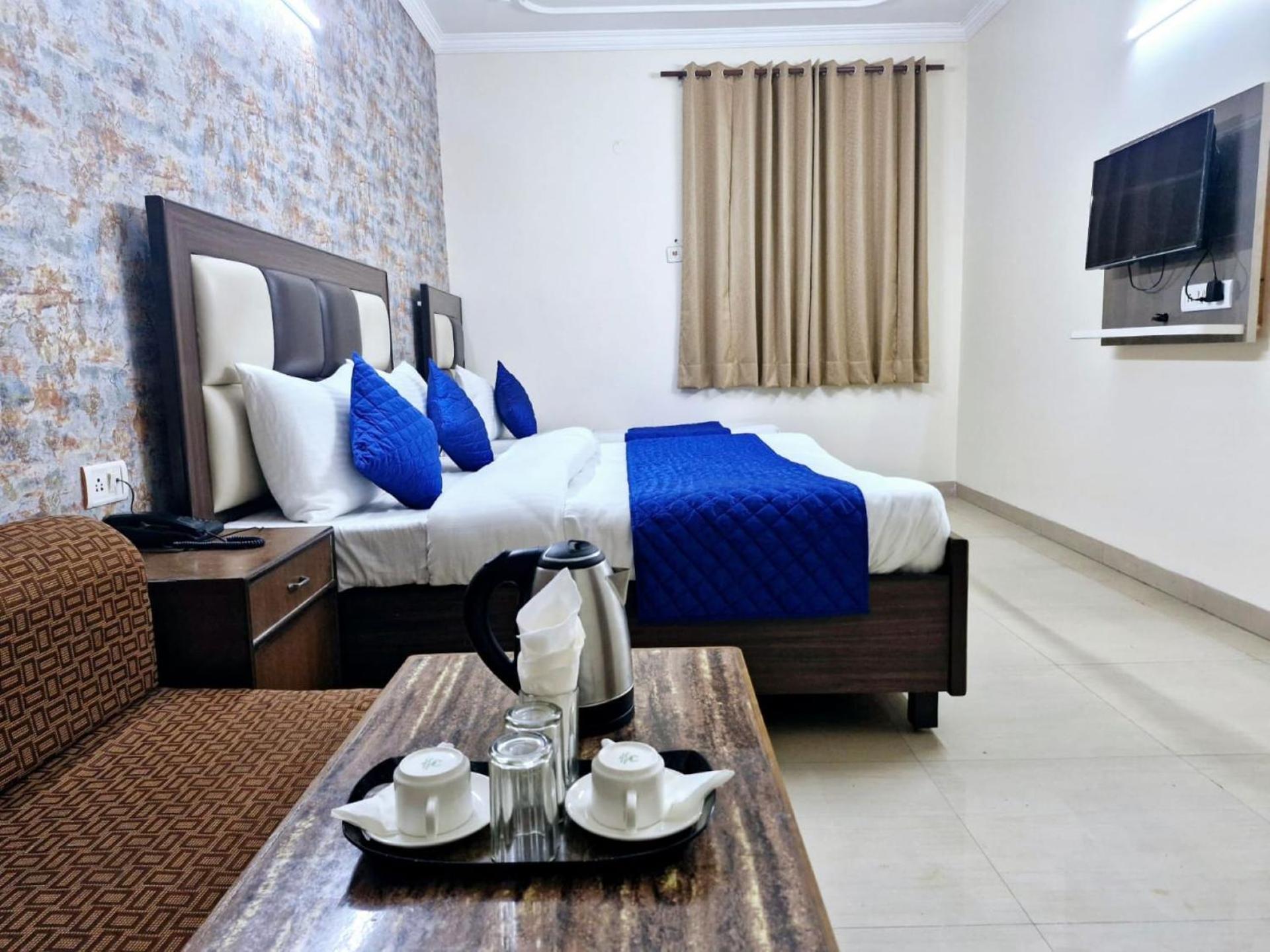 Airport Hotel Mayank Residency Нью-Дели Экстерьер фото