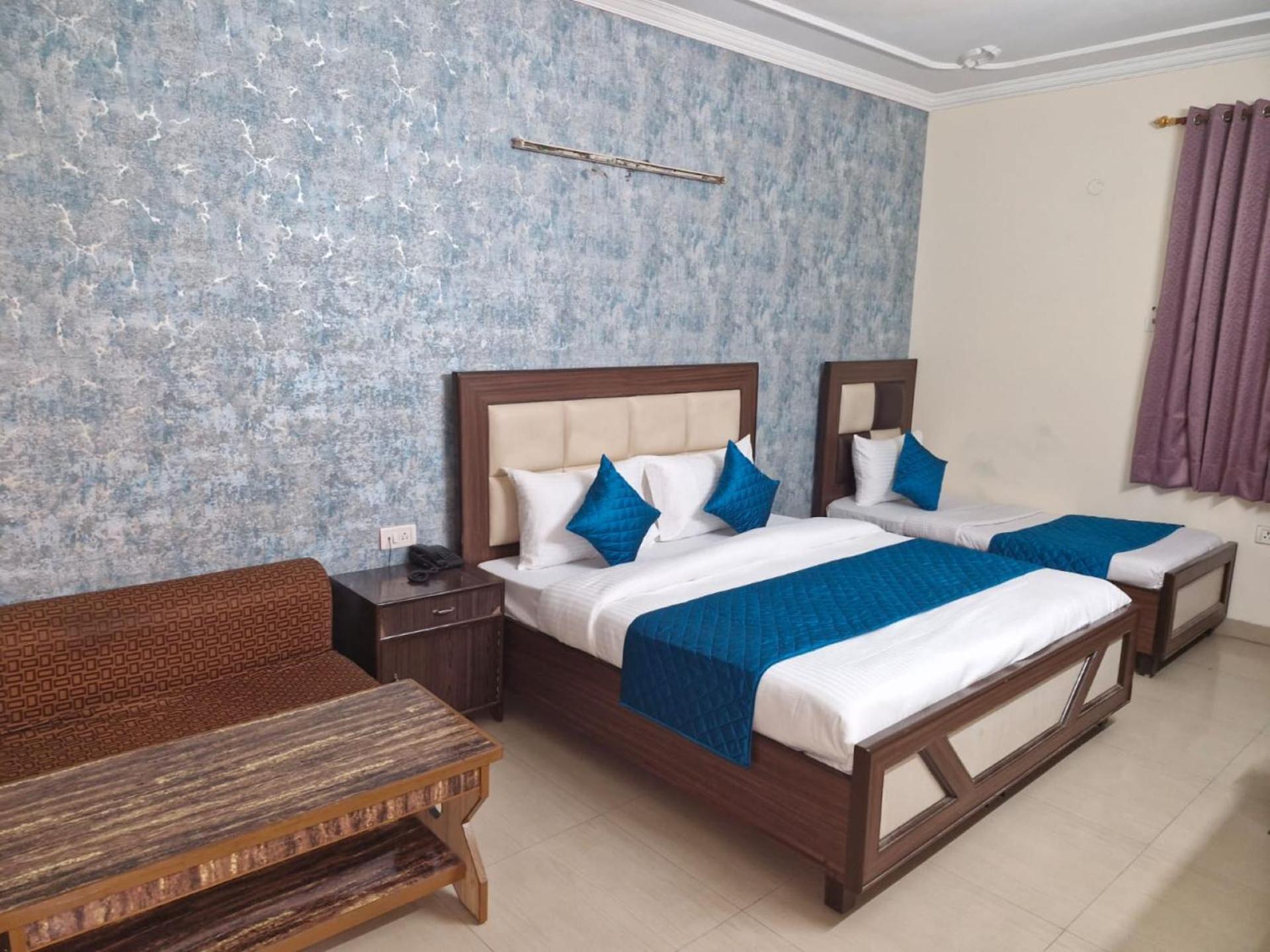 Airport Hotel Mayank Residency Нью-Дели Экстерьер фото