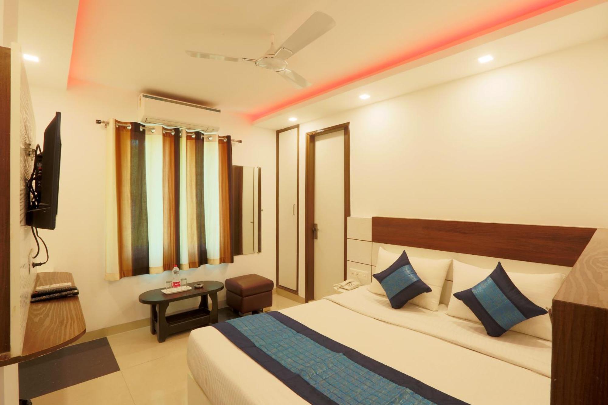 Airport Hotel Mayank Residency Нью-Дели Экстерьер фото