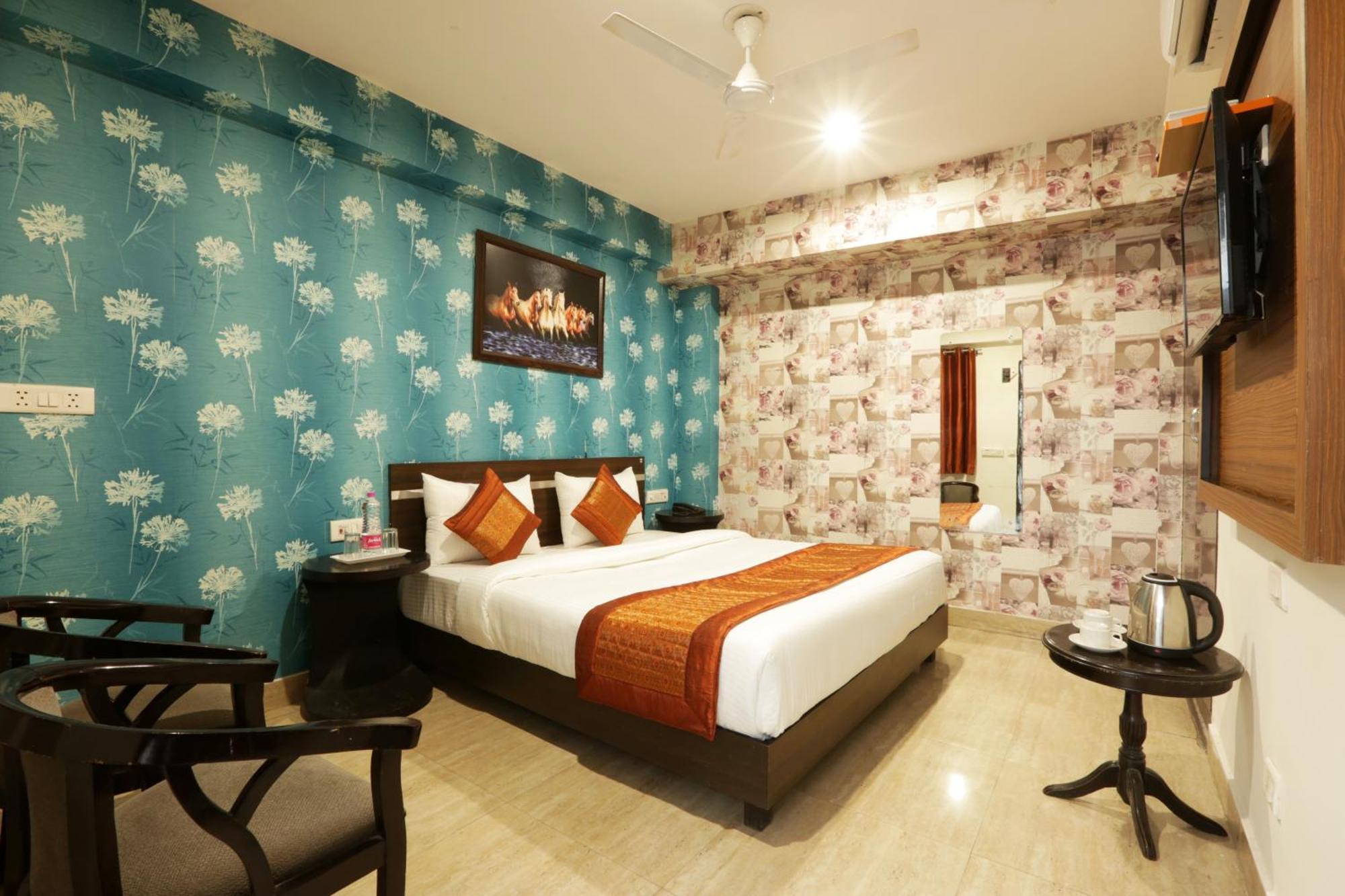 Airport Hotel Mayank Residency Нью-Дели Экстерьер фото