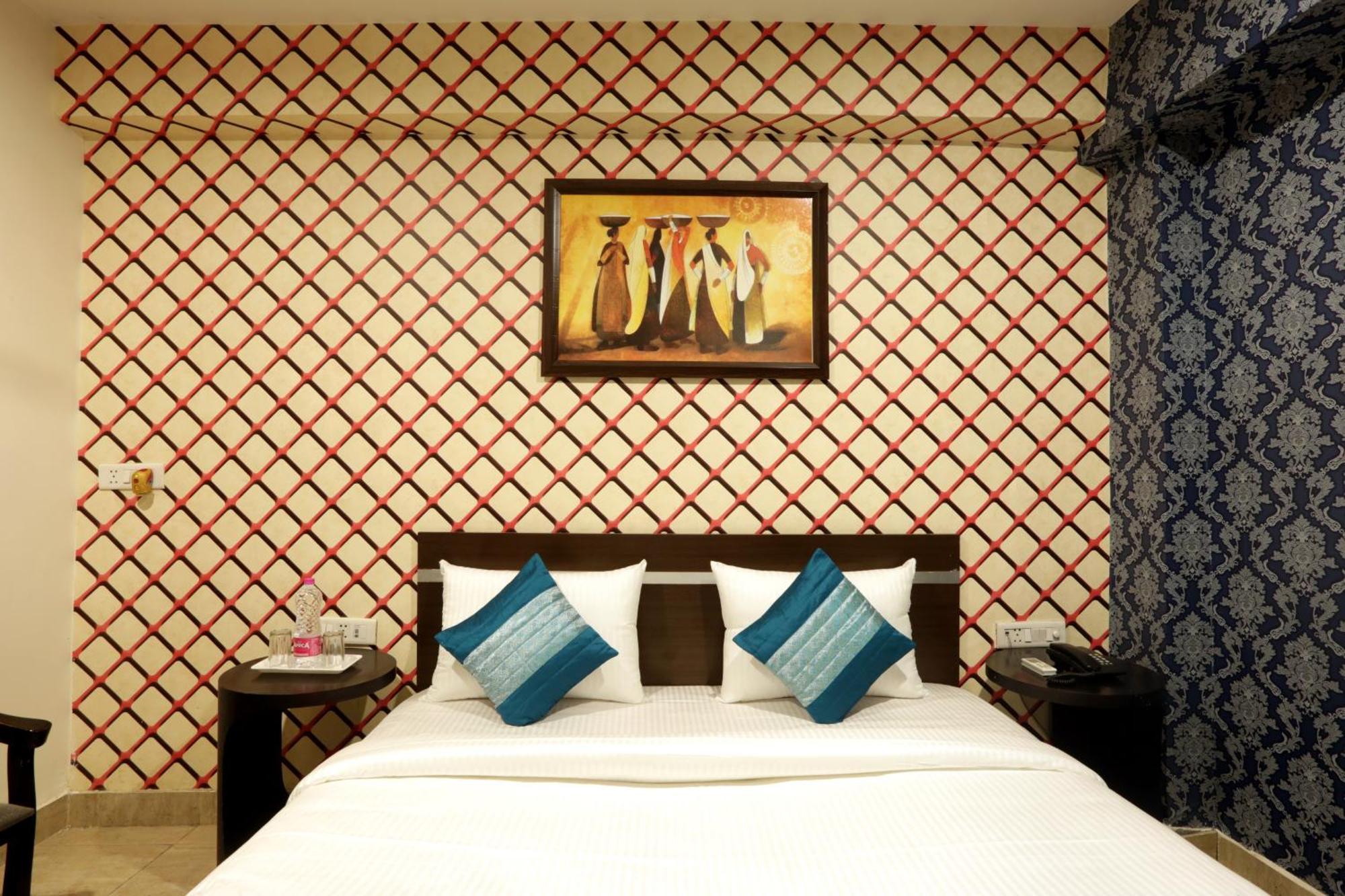 Airport Hotel Mayank Residency Нью-Дели Экстерьер фото