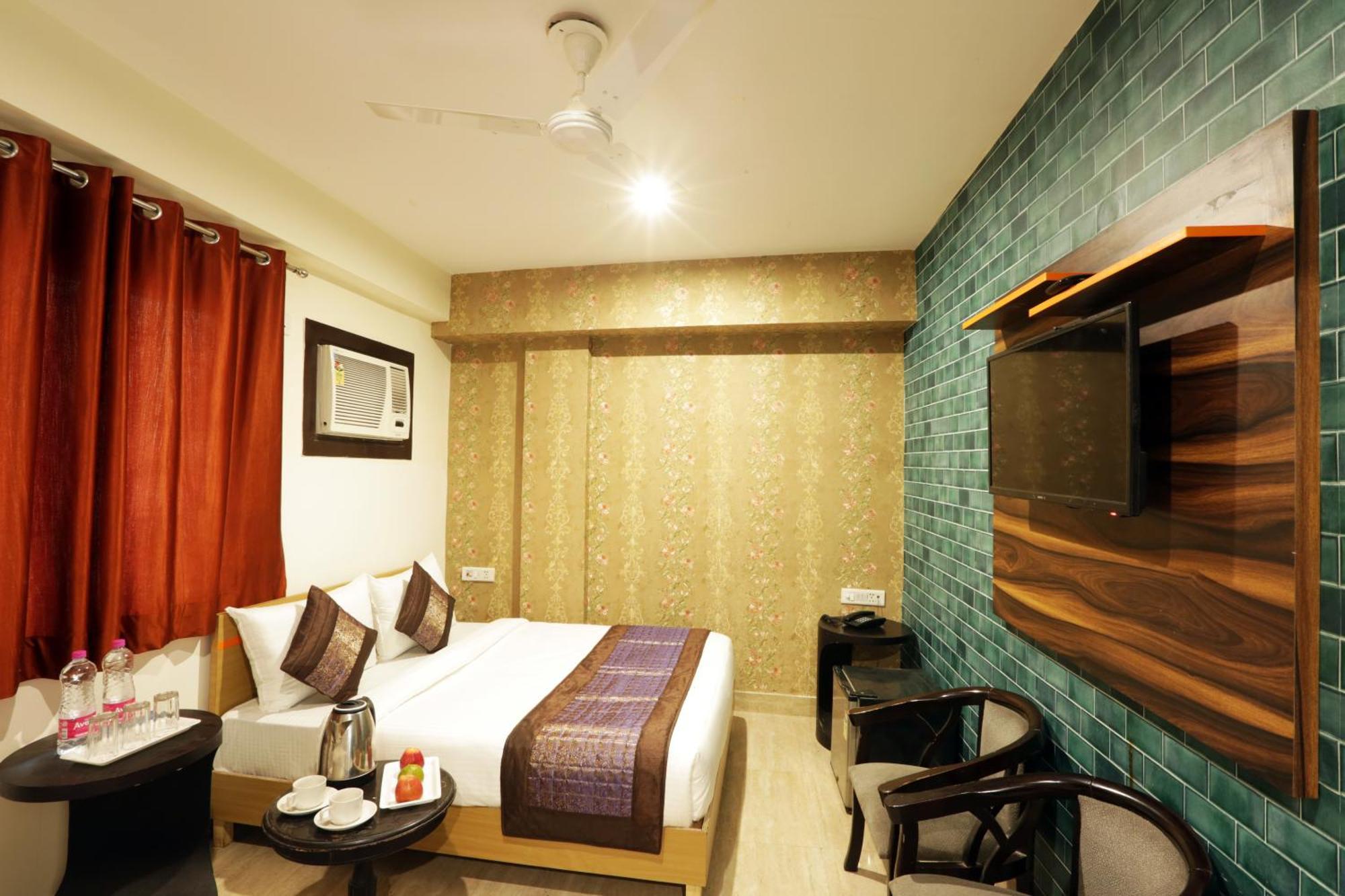 Airport Hotel Mayank Residency Нью-Дели Экстерьер фото