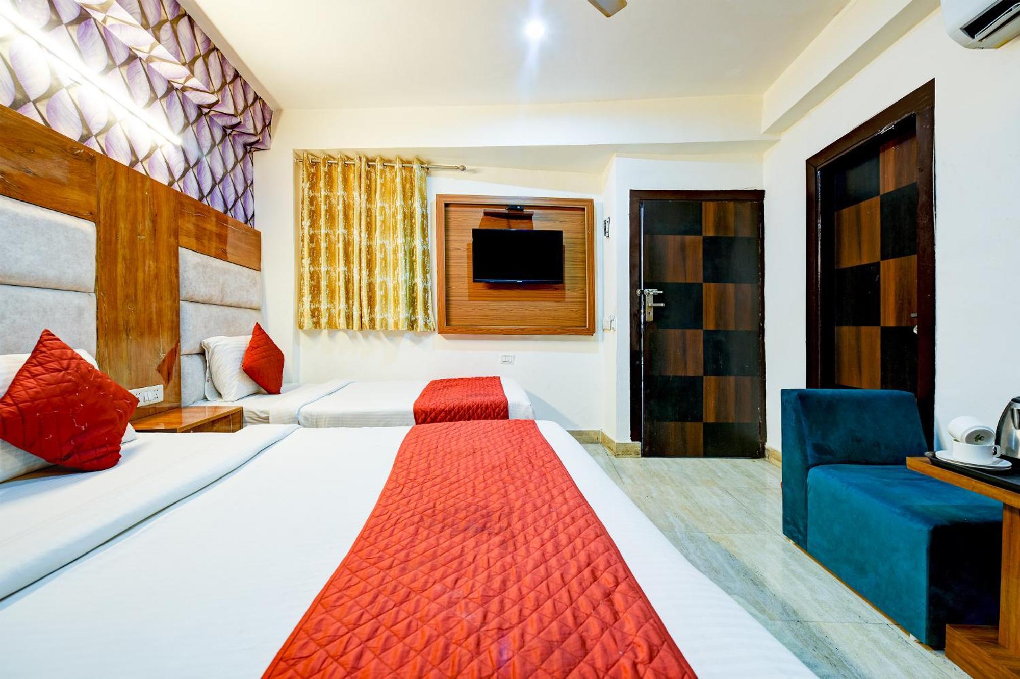 Airport Hotel Mayank Residency Нью-Дели Экстерьер фото