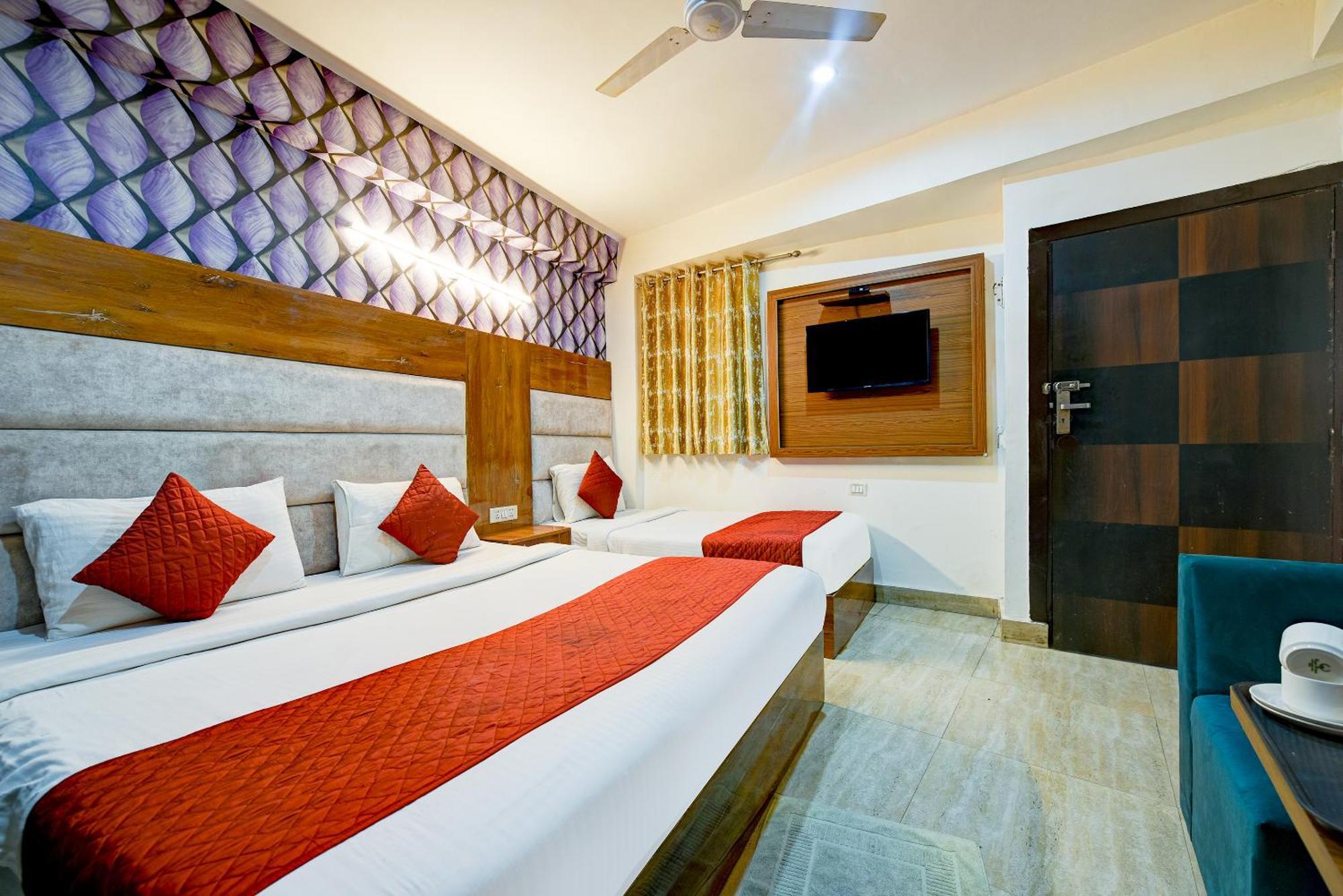 Airport Hotel Mayank Residency Нью-Дели Экстерьер фото
