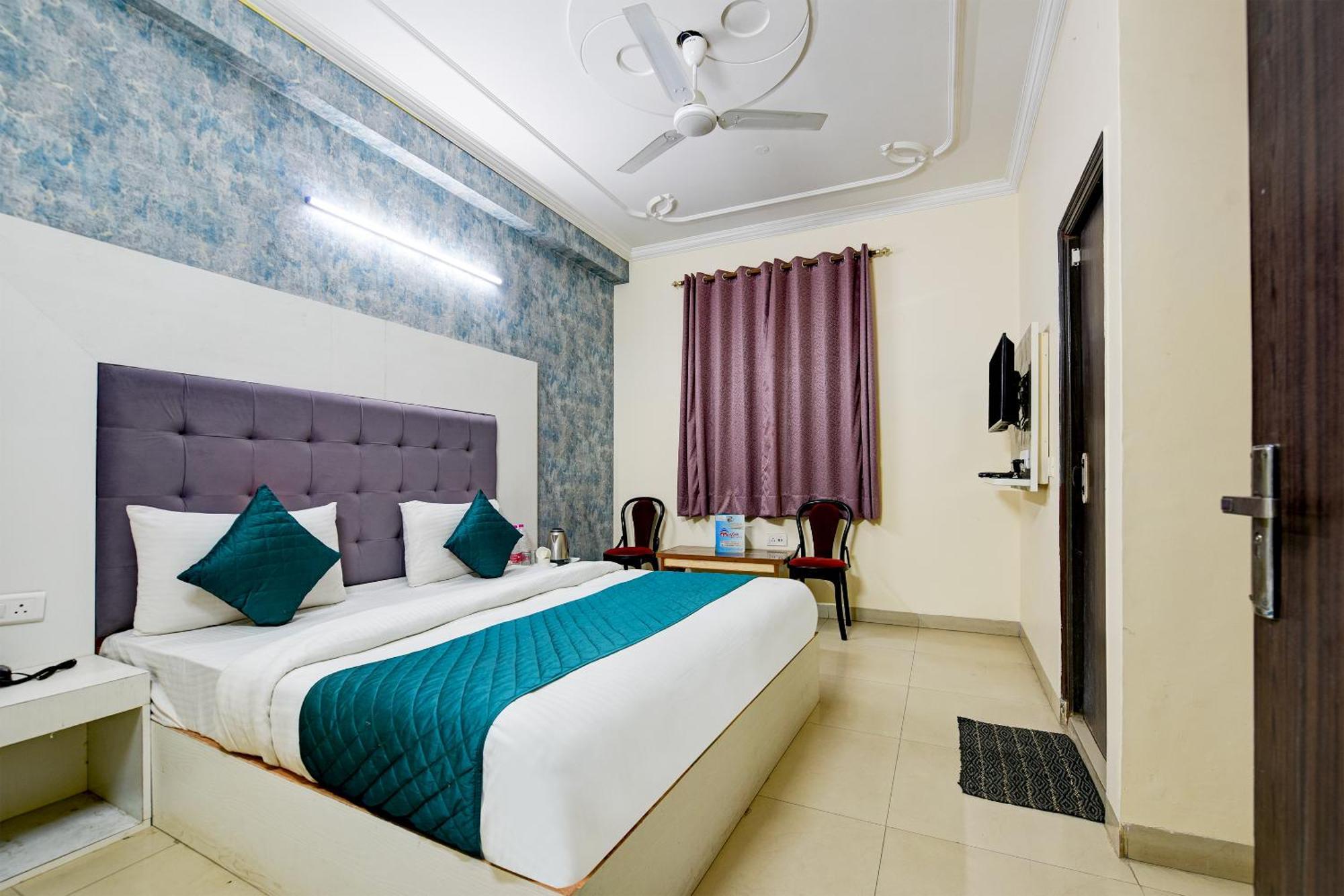 Airport Hotel Mayank Residency Нью-Дели Экстерьер фото
