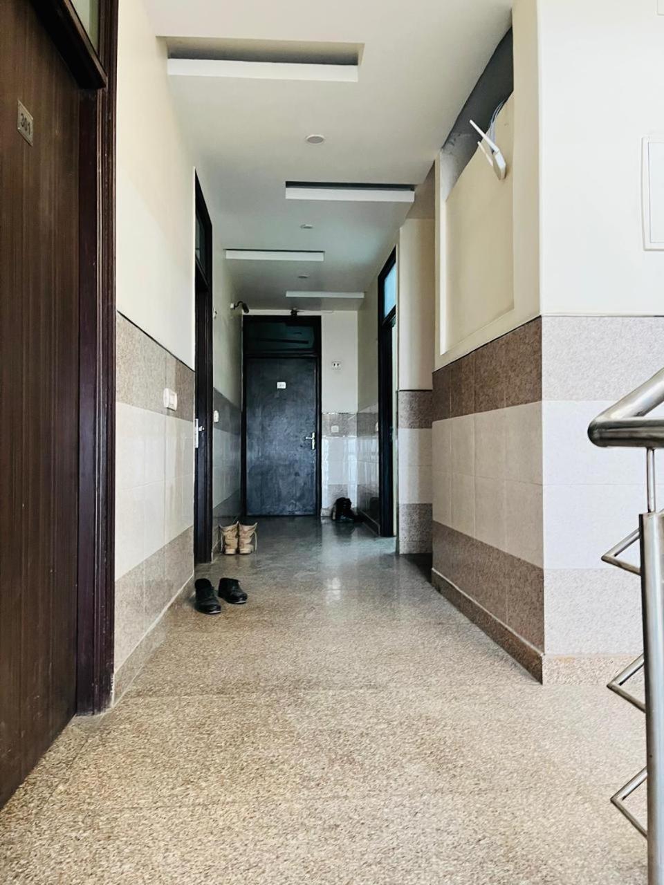 Airport Hotel Mayank Residency Нью-Дели Экстерьер фото