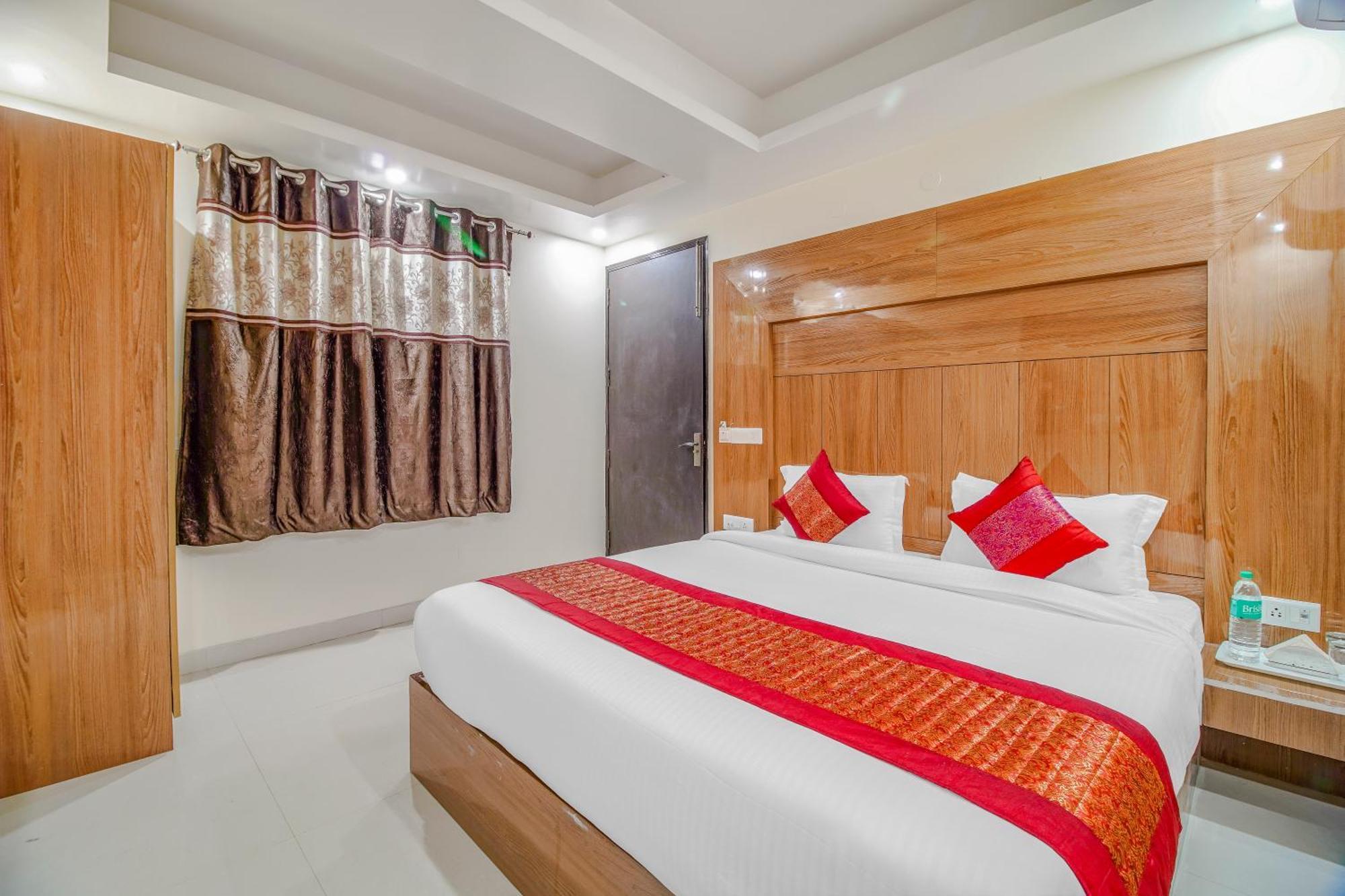 Airport Hotel Mayank Residency Нью-Дели Экстерьер фото